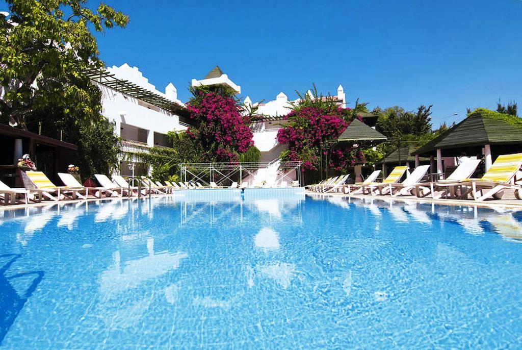 Hotel Golden Gate Kusadası Exterior foto